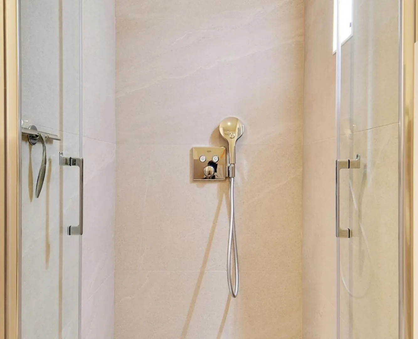 Apartment Luxury Flat By Les Maisons De Charloc Homes Paris