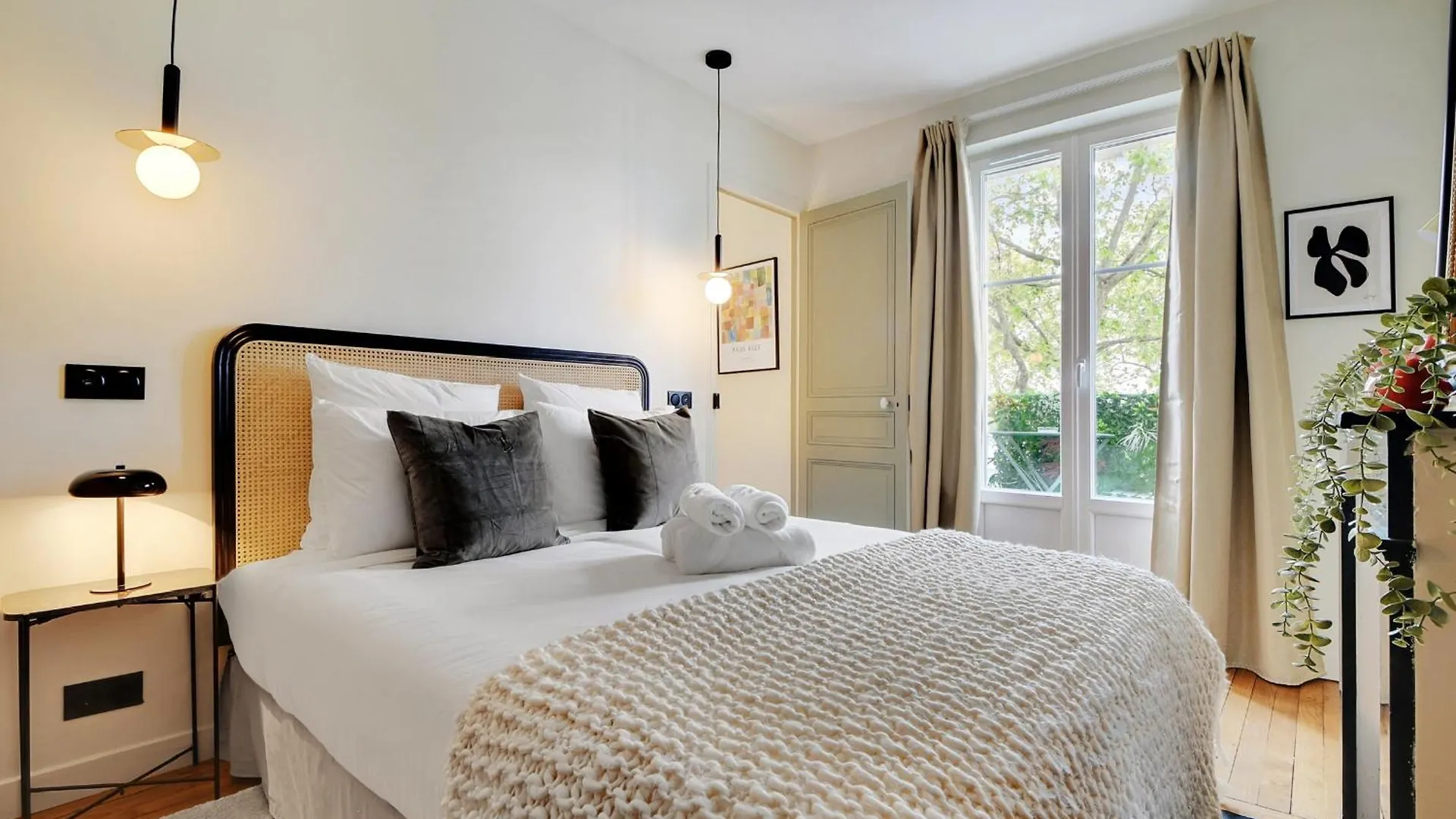 Apartment Luxury Flat By Les Maisons De Charloc Homes
